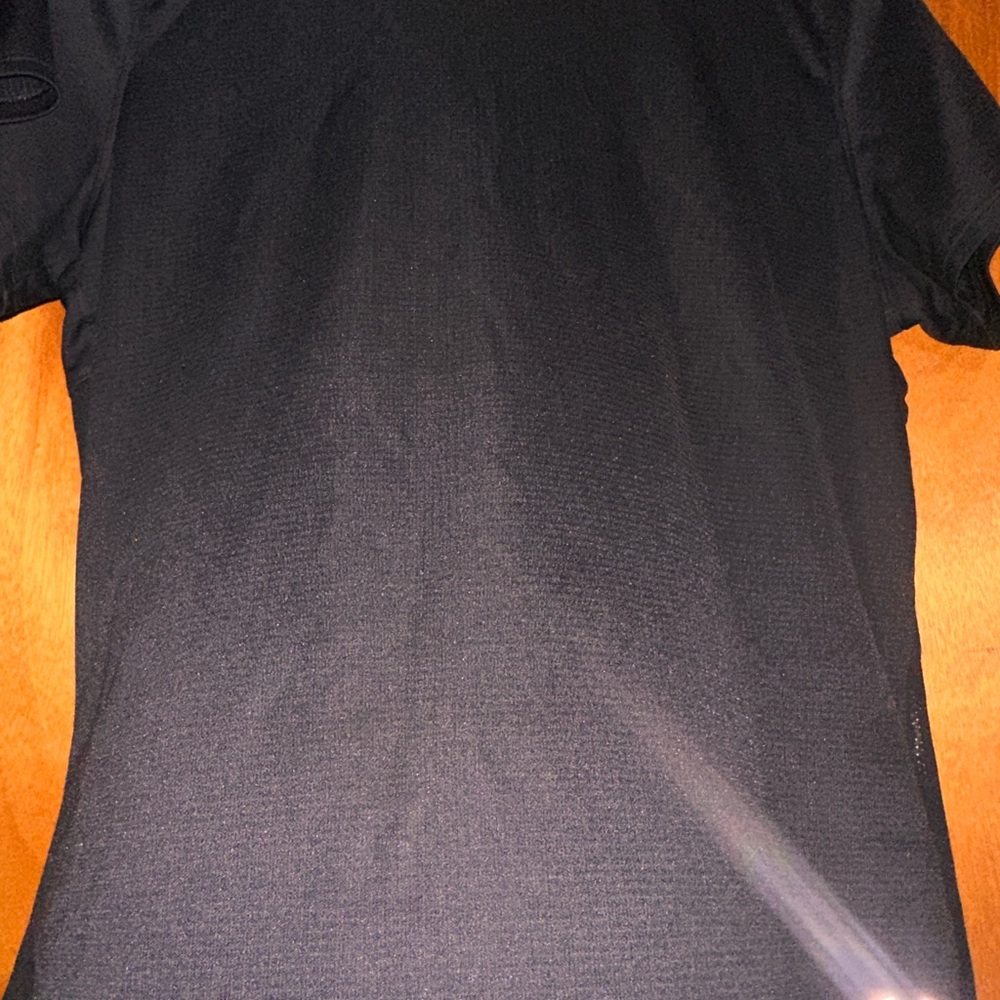 Classic Black Women’s Underarmour Shirt